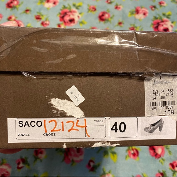 Chie Mihara gorgeous shoes unusual color combination - Picture 2 of 6